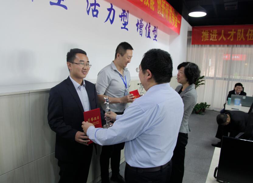 b416345179136f17842fd20a07a6ea6c.jpg 05.jpg